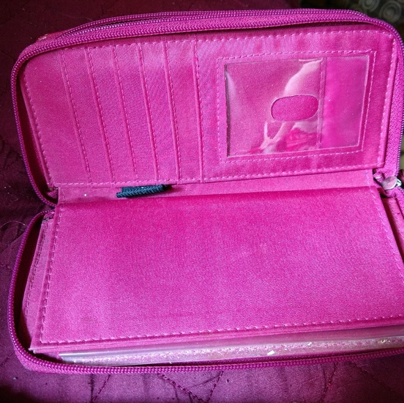 Pink Wallet - Picture 4 of 4